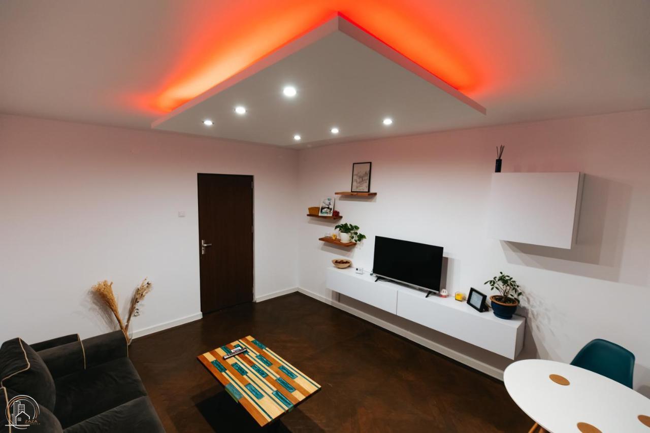 Zaza Apartament - Central Area, With Balcony Targu Jiu Luaran gambar