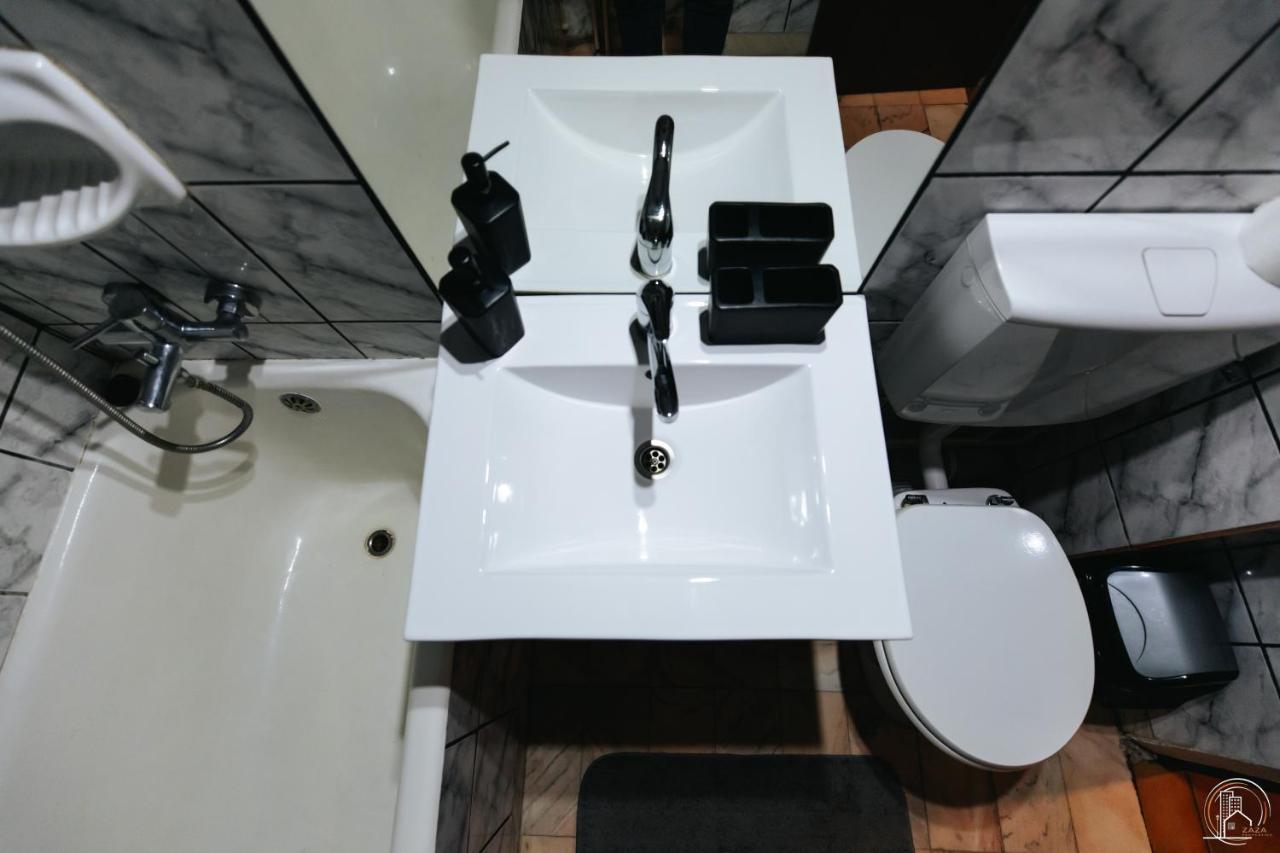Zaza Apartament - Central Area, With Balcony Targu Jiu Luaran gambar