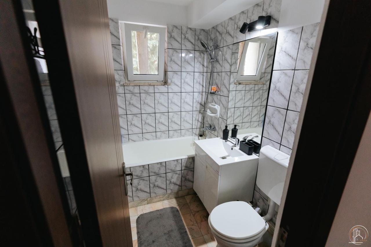 Zaza Apartament - Central Area, With Balcony Targu Jiu Luaran gambar