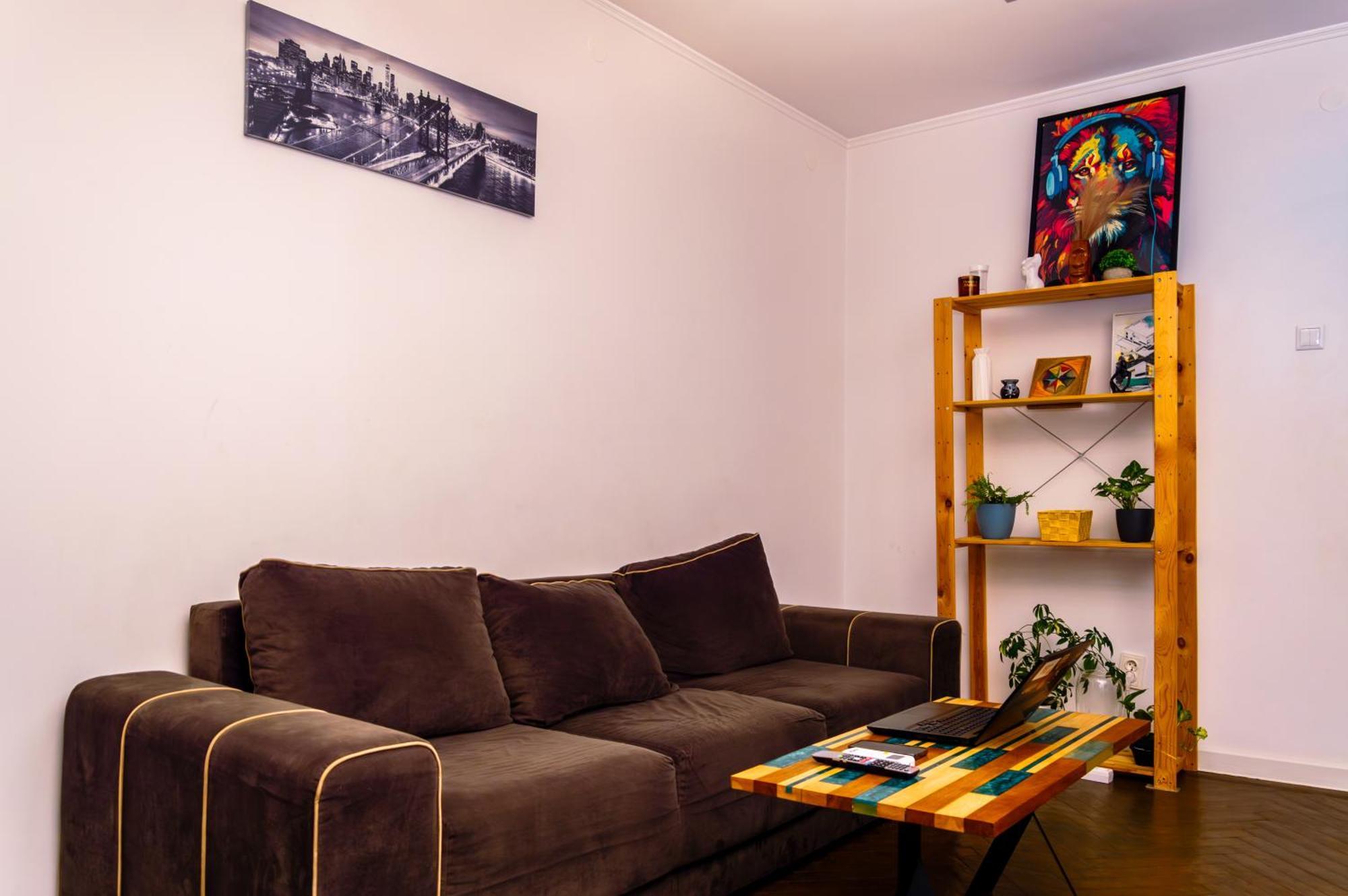 Zaza Apartament - Central Area, With Balcony Targu Jiu Luaran gambar